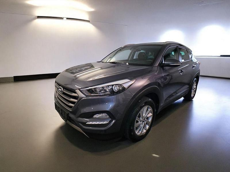 Grau Gebraucht 2016 Hyundai Tucson Intro Edition SUV | 14.990 € (Fairer Preis) - Bild 1/4