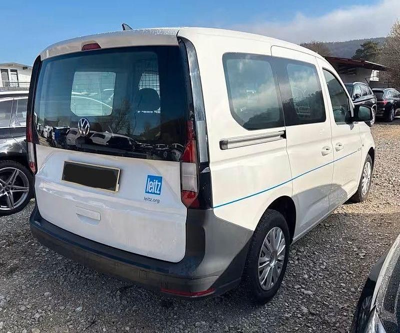 Gebraucht VW Caddy 102 PS (75 kW) 2022 Weiß Van / Kleinbus
