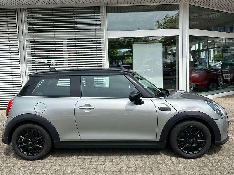 Używany Mini Cooper Classic 136 KM (100 kW) 2023 Srebrny Hatchback