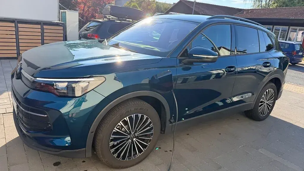 Gebraucht VW Tiguan Life 204 PS (150 kW) 2025 Blau SUV