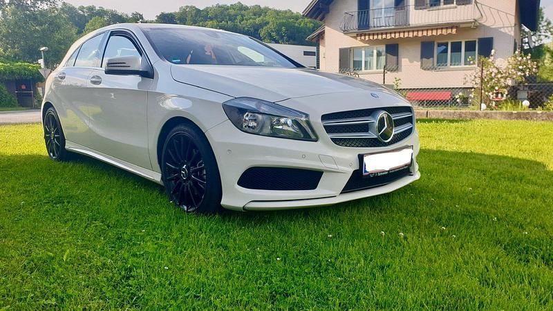 Weiß Gebraucht 2014 Mercedes A160 AMG line Kleinwagen | 8.500 € - Bild 1/4