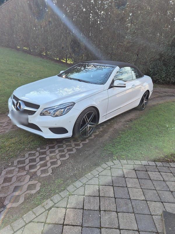 Gebraucht Mercedes E200 184 PS (135 kW) 2016 Weiß Cabrio