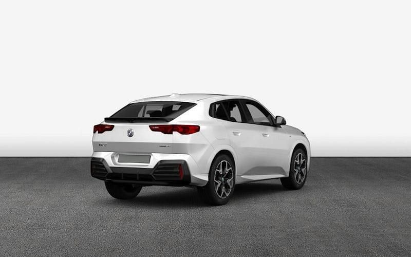 Neu BMW iX2 Performance 230 kW (313 PS) 2026 Weiß SUV