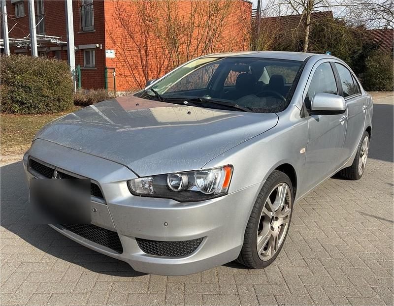 Gebraucht Mitsubishi Lancer 140 PS (102 kW) 2009 Silber Limousine