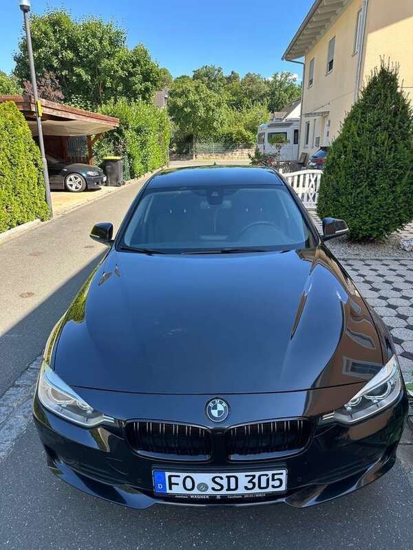Schwarz Gebraucht 2012 BMW 320 Limousine | 9.750 € (Guter Preis) - Bild 1/4