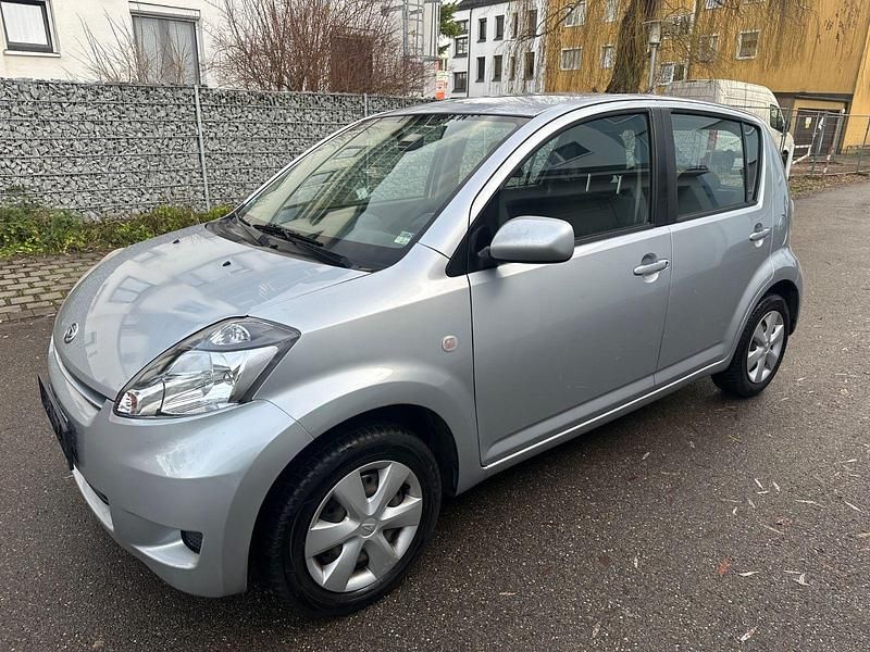 Gebraucht Daihatsu Sirion 69 PS (50 kW) 2010 Kleinwagen