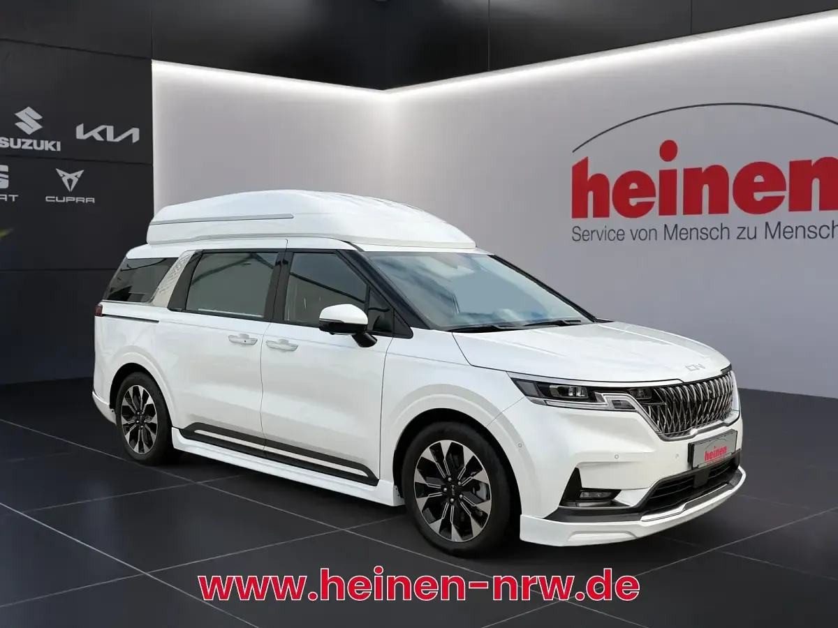 Usata Kia Carnival 294 CV (216 kW) 2023 Bianco Monovolume