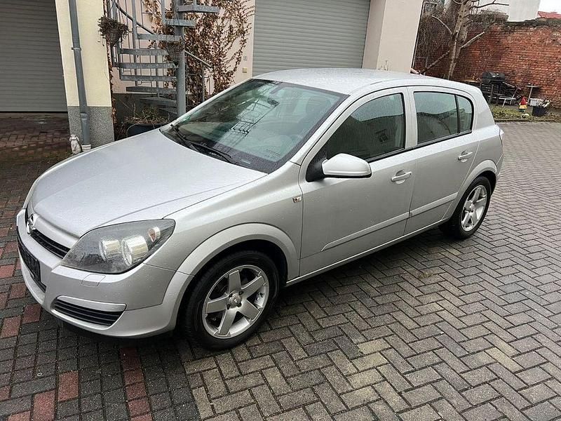 Gebraucht Opel Astra 105 PS (77 kW) 2004 Silber Limousine