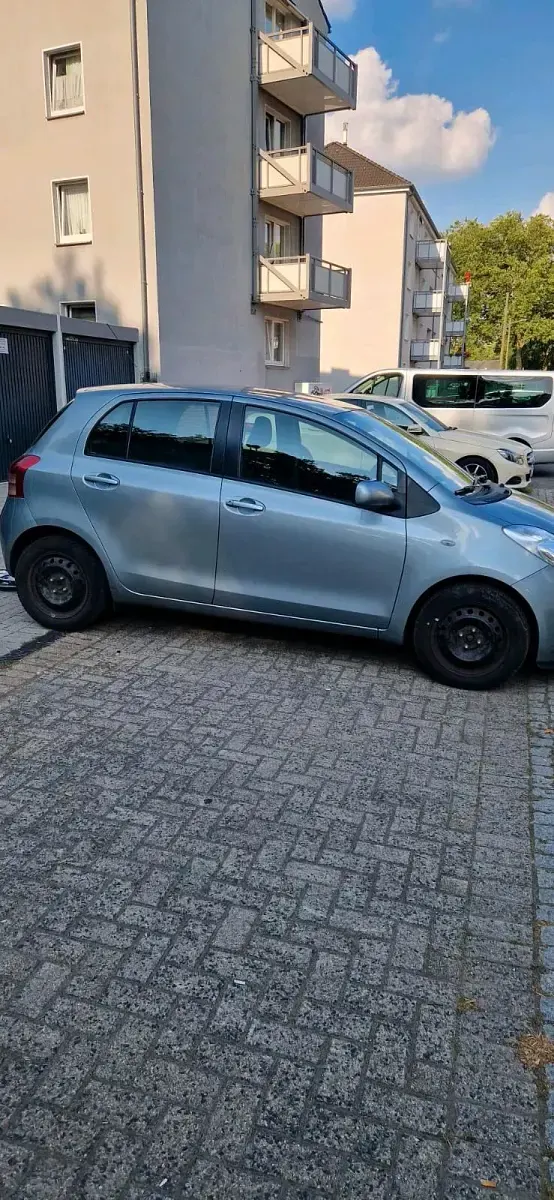 Gebraucht Toyota Yaris 87 PS (63 kW) 2007 Grau Kleinwagen