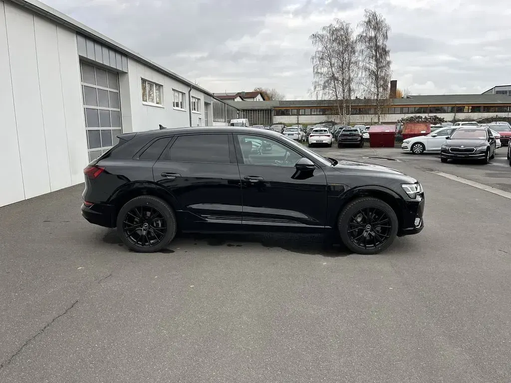 Gebraucht Audi e-tron S-Line 230 kW (313 PS) 2022 Schwarz SUV