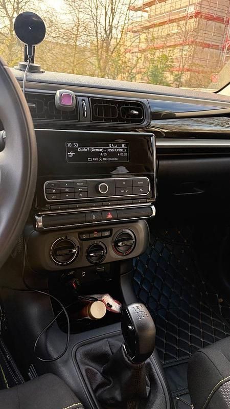 Used Citroën C3 Live 68 HP (50 kW) 2017 White Hatchback