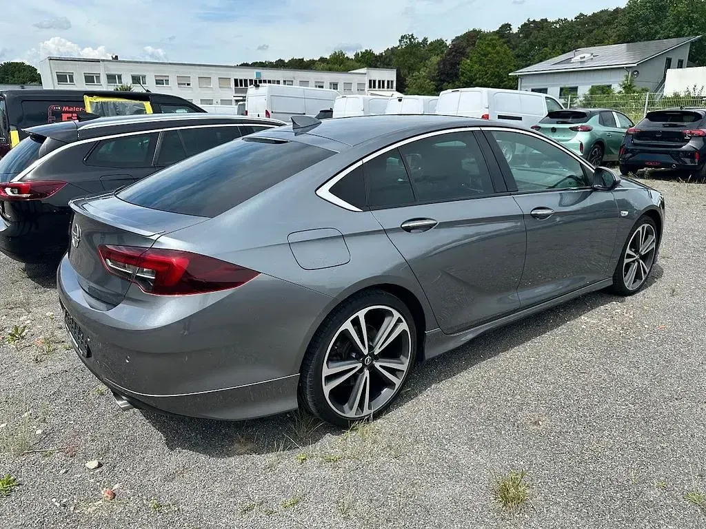 Gebraucht Opel Insignia Exklusiv 209 PS (153 kW) 2018 Silber Limousine
