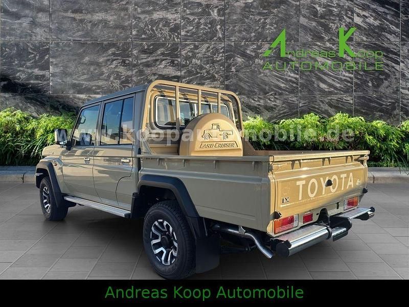 Neu Toyota Land Cruiser 204 PS (150 kW) 2025 Beige SUV