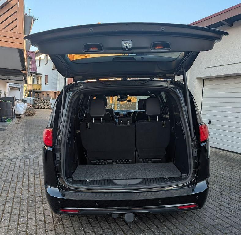 Gebraucht Chrysler Pacifica Limited 291 PS (214 kW) 2018 Schwarz Van / Kleinbus