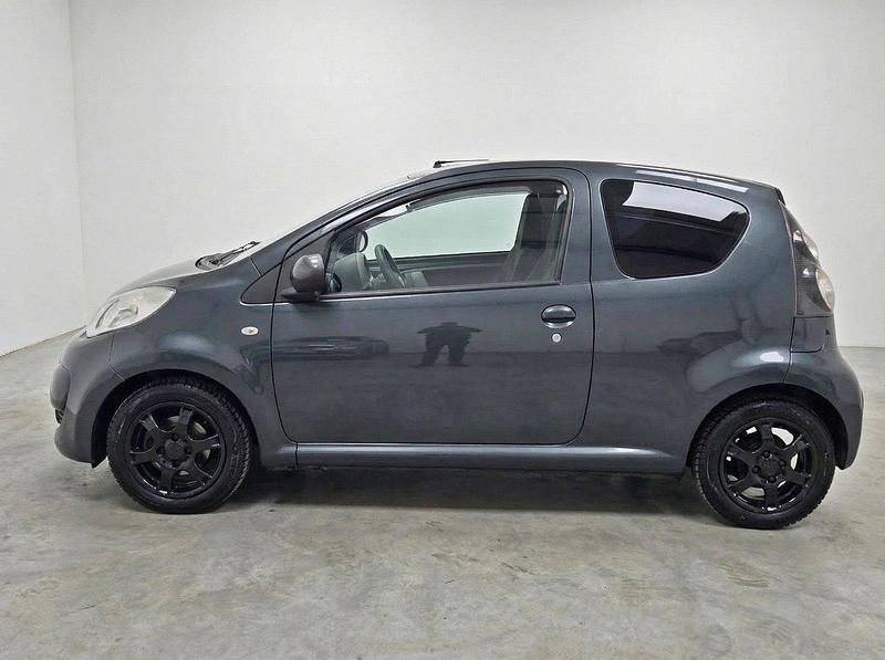 Gebraucht Toyota Aygo 68 PS (50 kW) 2009 Grey metallic Kleinwagen