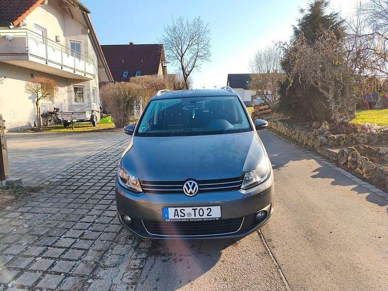 Gebraucht VW Touran Cup 105 PS (77 kW) 2014 Grau Van / Kleinbus