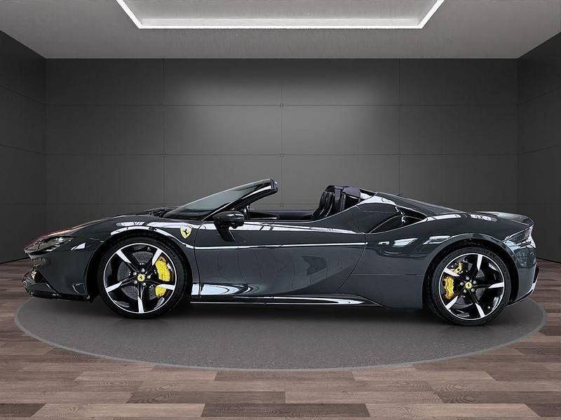 Gebraucht Ferrari SF90 999 PS (734 kW) 2023 Grau Cabrio