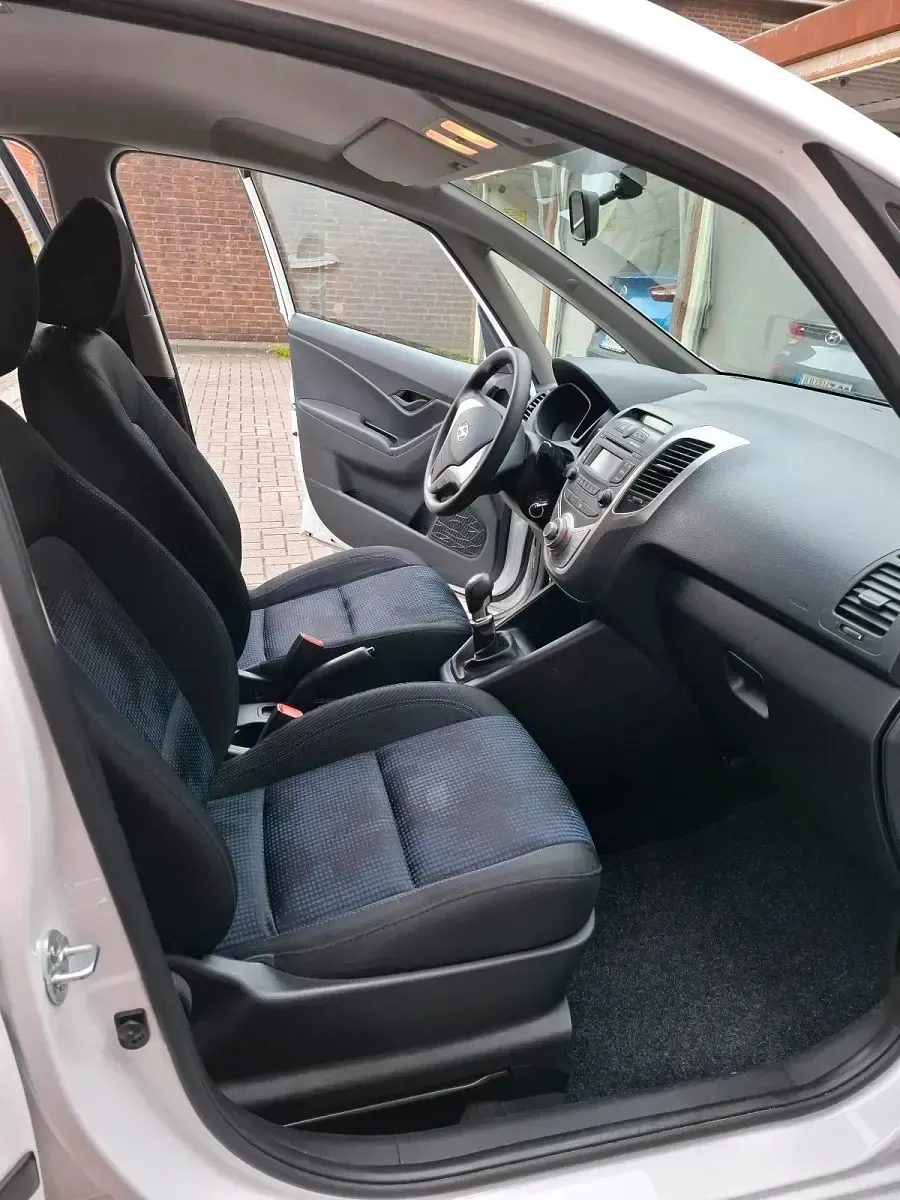 Gebraucht Hyundai ix20 Classic 90 PS (66 kW) 2016 Weiß Kleinwagen