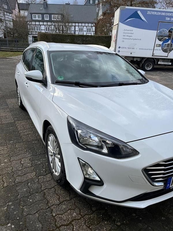 Gebraucht Ford Focus Titanium 120 PS (88 kW) 2020 Weiß Kombi