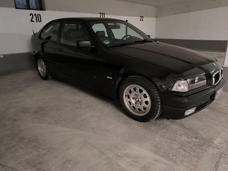 Gebraucht BMW 323 Compact 170 PS (125 kW) 1999 Schwarz Kleinwagen