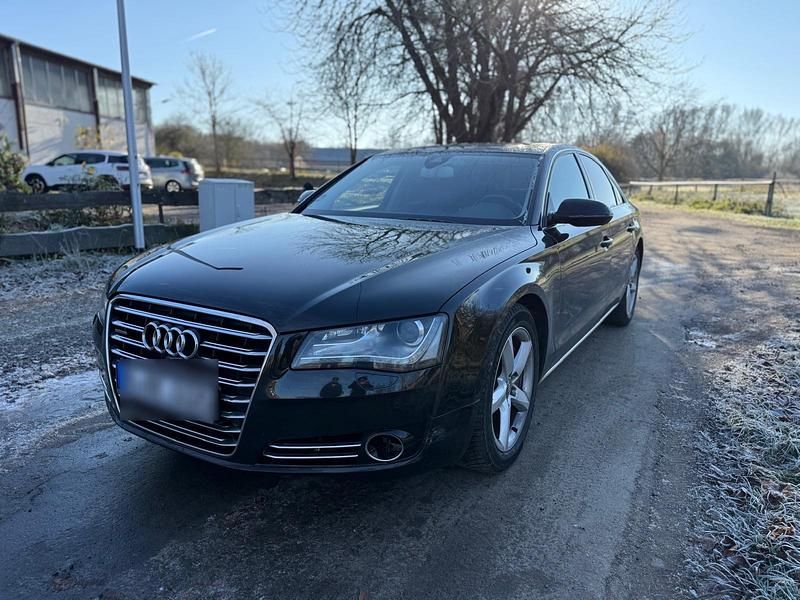 Schwarz Gebraucht 2012 Audi A8 Comfort Limousine | 12.990 € (Fairer Preis) - Bild 1/4