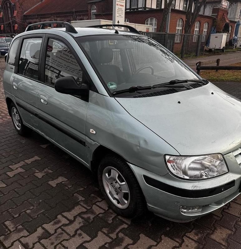 Grün Gebraucht 2004 Hyundai Matrix Van / Kleinbus | 2.490 € (Superpreis) - Bild 1/4