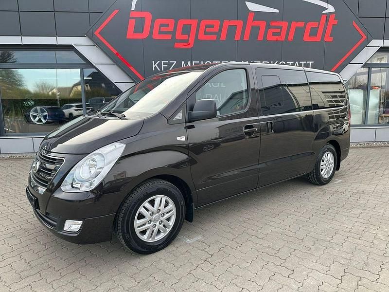 Gebraucht Hyundai H-1 170 PS (125 kW) 2017 Braun Van / Kleinbus