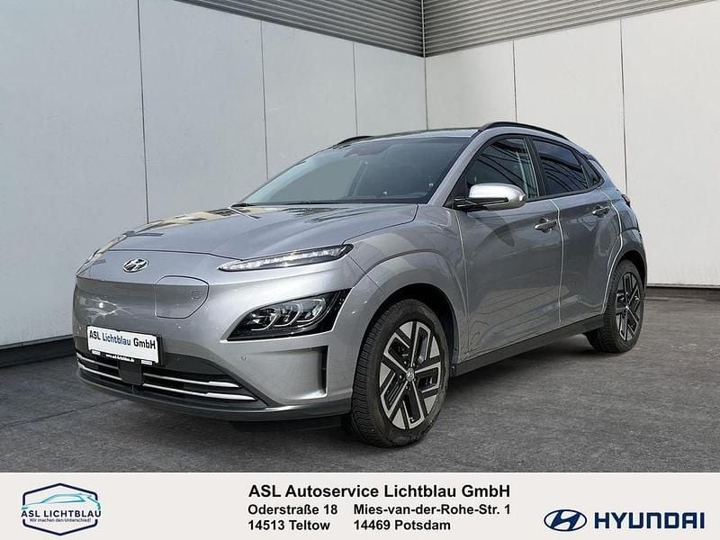 Shimmering silver Gebraucht 2023 Hyundai Kona Trend SUV | 22.990 € (Guter Preis) - Bild 1/4