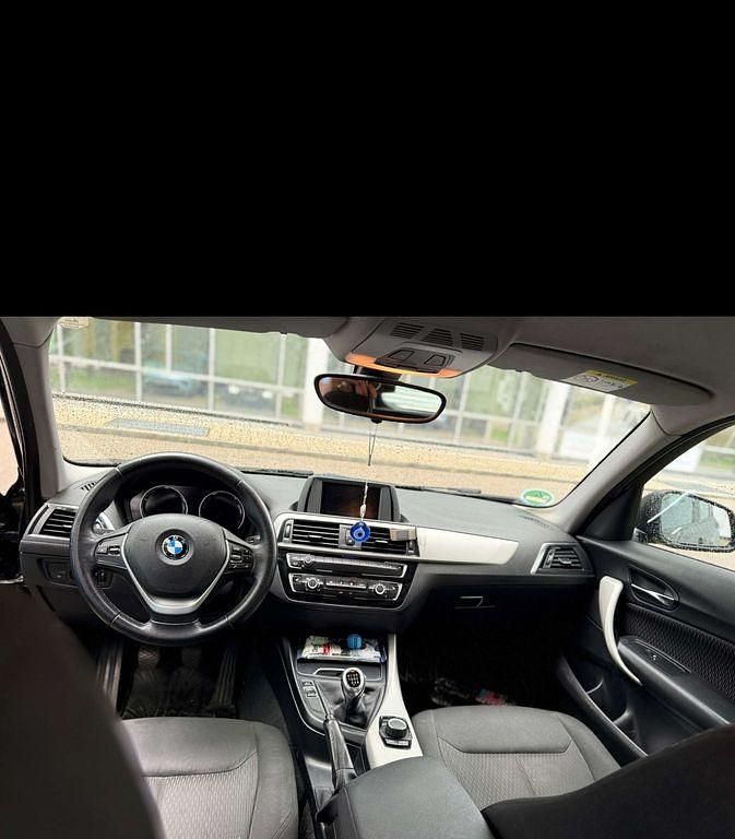 Schwarz Gebraucht 2018 BMW 118 Sport Line Kleinwagen | 8.750 € (Superpreis) - Bild 1/4