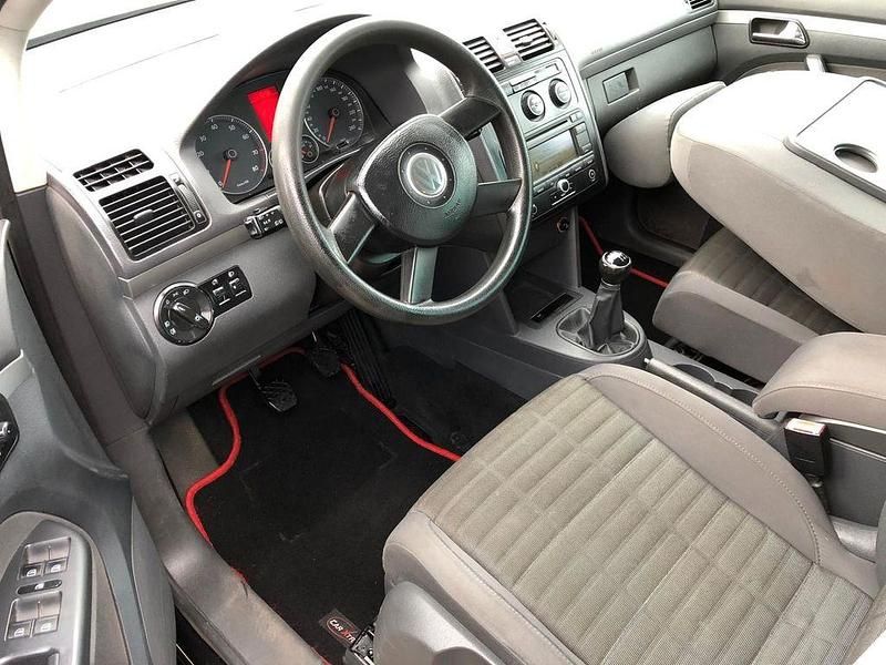 Schwarz Gebraucht 2006 VW Touran Goal Van / Kleinbus | 1.899 € (Guter Preis) - Bild 1/4