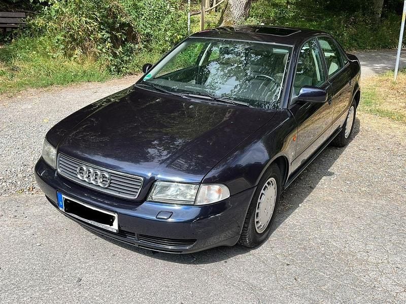 Gebraucht Audi A4 Sport 150 PS (110 kW) 1995 Blau Limousine