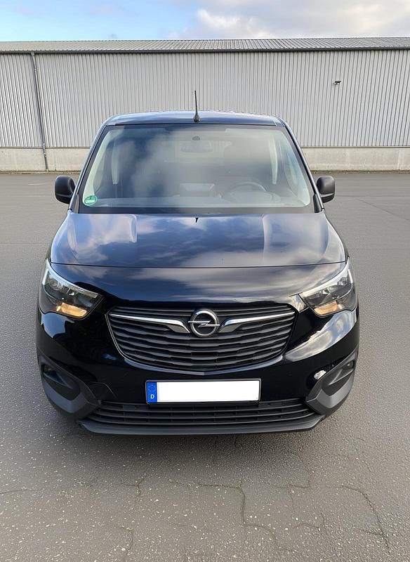 Gebraucht Opel Combo 81 PS (59 kW) 2022 Schwarz Van / Kleinbus