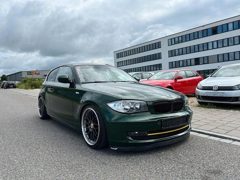 Rot Gebraucht 2012 BMW 116 Advantage Kleinwagen | 7.900 € (Fairer Preis) - Bild 1/4