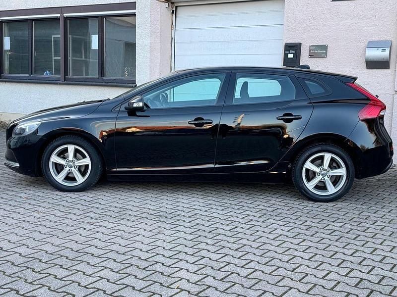 Gebraucht Volvo V40 Kinetic 114 PS (83 kW) 2013 Black stone Limousine