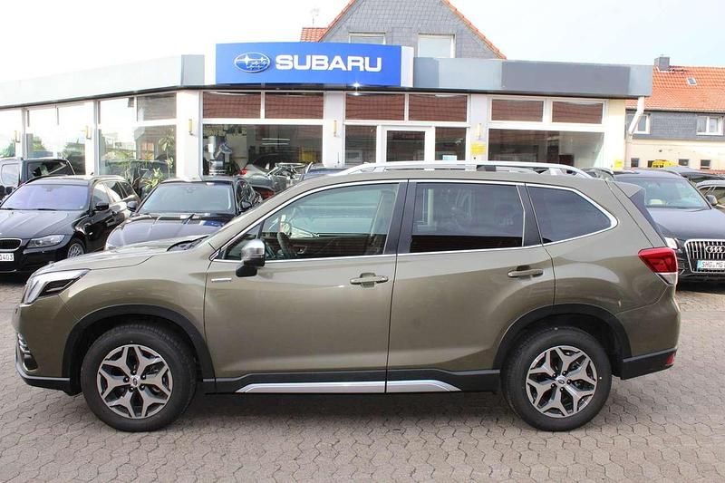 Autumn green Gebraucht 2024 Subaru Forester Comfort SUV | 38.990 € (Fairer Preis) - Bild 1/4