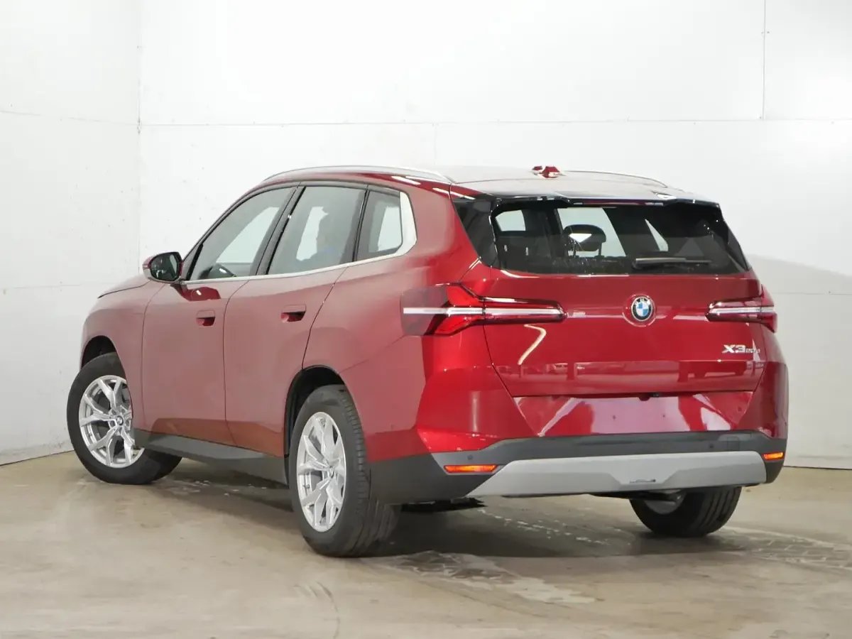 Używany BMW X3 197 KM (144 kW) 2025 Czerwony SUV