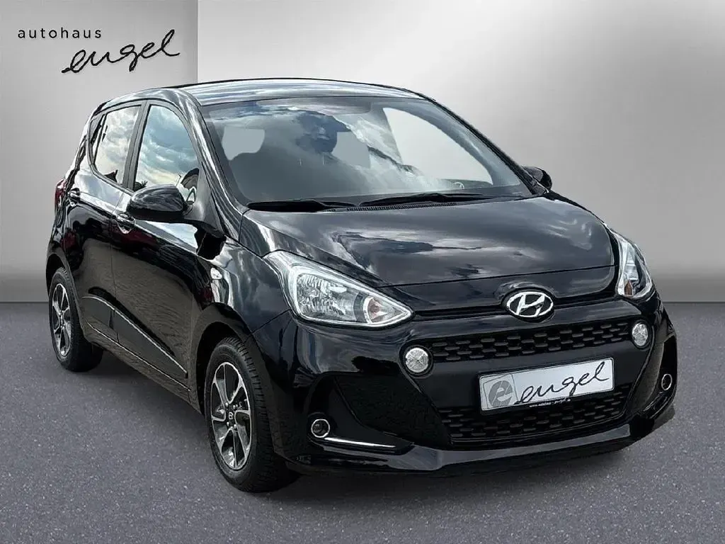Gebraucht Hyundai i10 Passion 87 PS (63 kW) 2018 Schwarz Kleinwagen