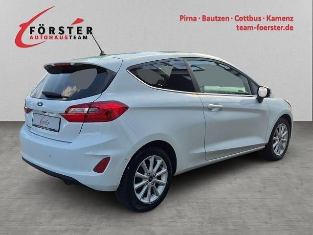 Gebraucht Ford Fiesta Titanium 101 PS (74 kW) 2017 Weiß Kleinwagen