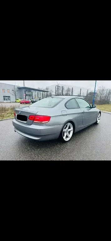 Gebraucht BMW 320 M Sport 184 PS (135 kW) 2010 Grau Coupé