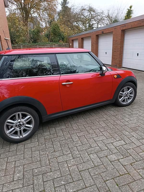 Gebraucht Mini ONE 75 PS (55 kW) 2009 Rot Kleinwagen