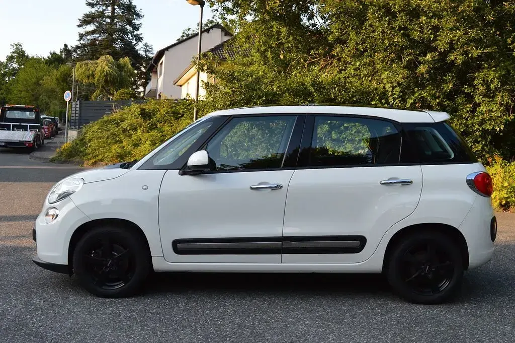 Gebraucht Fiat 500L Lounge 95 PS (69 kW) 2016 Weiß Van / Kleinbus