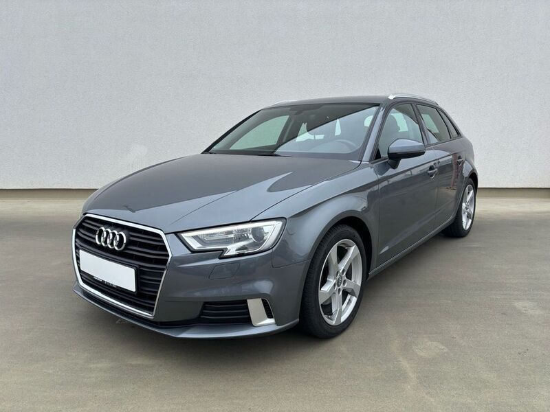 Grau Gebraucht 2018 Audi A3 Sportback Sport Limousine | 15.990 € (Superpreis) - Bild 1/4