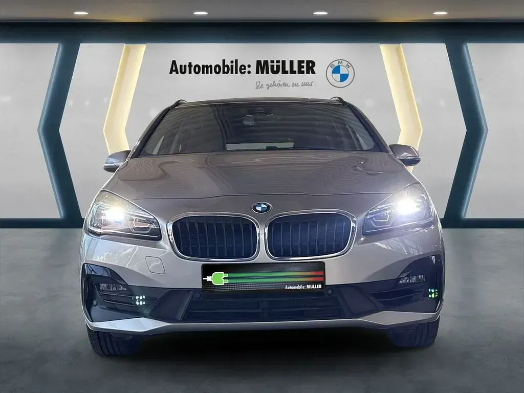 Gebraucht BMW 216 Active Tourer Advantage 109 PS (80 kW) 2021 Silber Van / Kleinbus