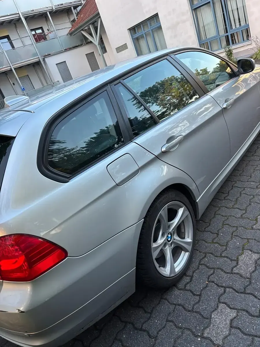 Gebraucht BMW 320 177 PS (130 kW) 2009 Kombi