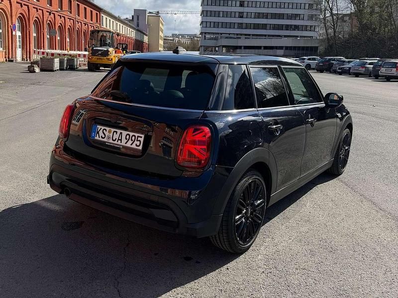 Gebraucht Mini Cooper Classic 136 PS (100 kW) 2022 Schwarz Kleinwagen