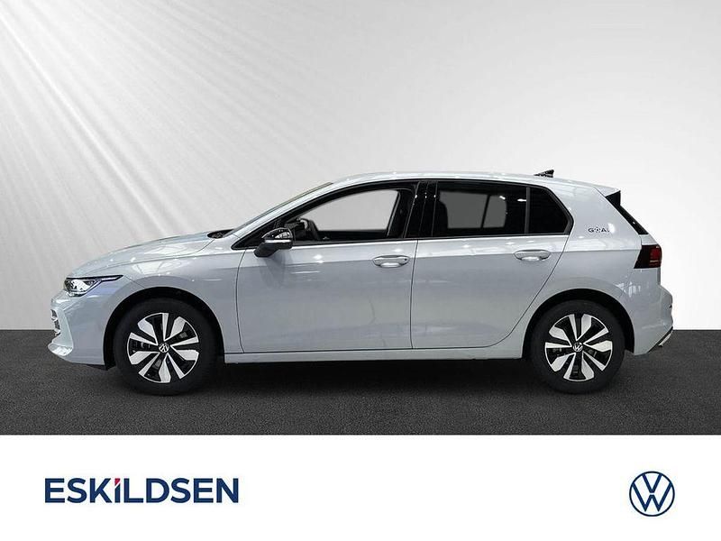 Gebraucht VW Golf VIII Life 150 PS (110 kW) 2026 Blau Limousine