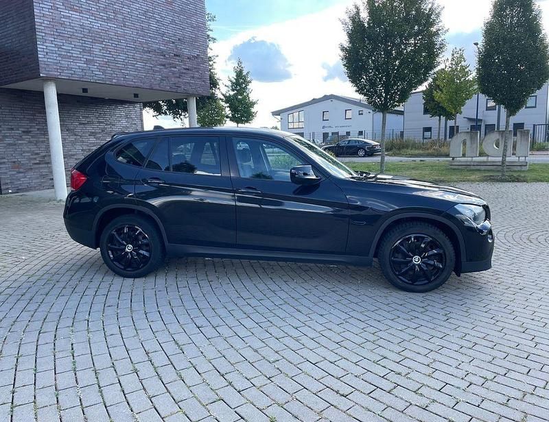 Gebraucht BMW X1 150 PS (110 kW) 2011 Schwarz SUV