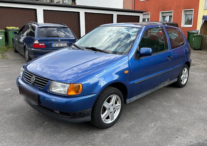 Blau Gebraucht 1998 VW Polo Kleinwagen | 700 € (Fairer Preis) - Bild 1/4