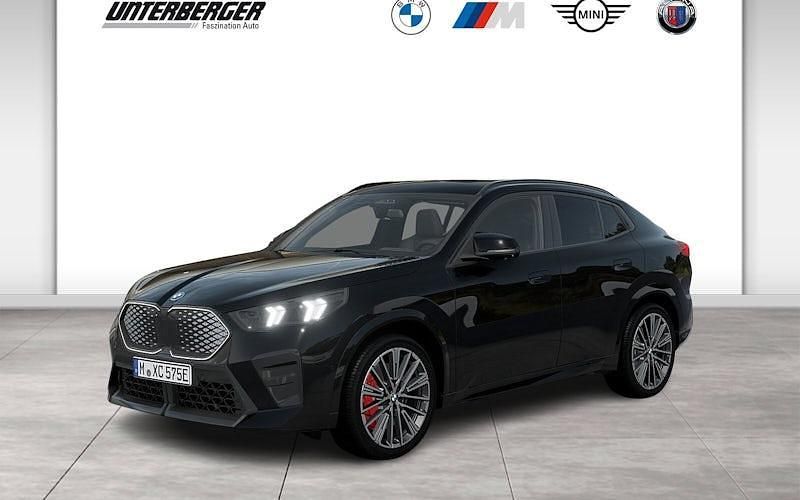 Schwarz Neu 2025 BMW iX2 M Sport SUV | 66.990 € - Bild 1/4