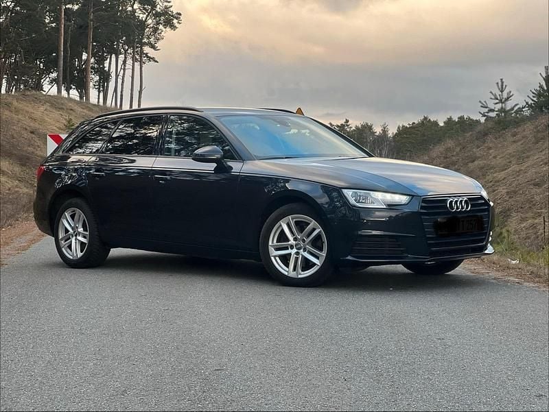 Blau Gebraucht 2017 Audi A4 Kombi | 15.800 € (Superpreis) - Bild 1/4